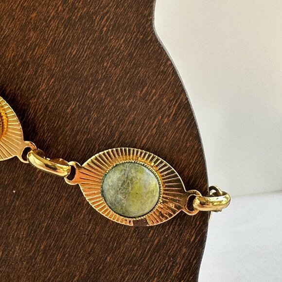 Gold Plated Nephrite Jade Bracelet 8" Women's Plus Size Jewelry Oval Sunburst - Picture 6 of 7